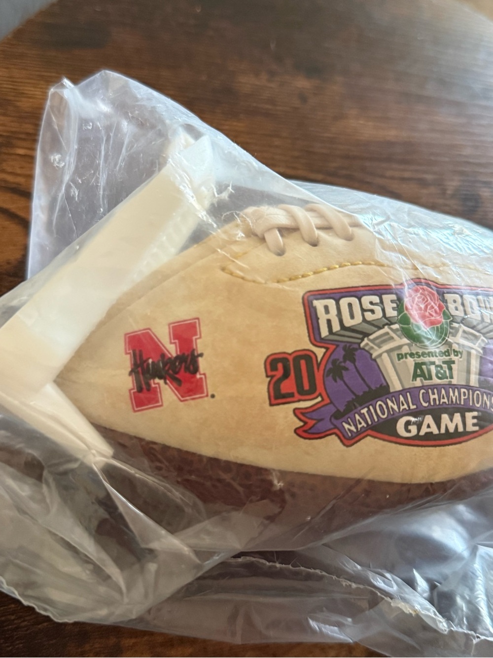 Commemorative White Rose Bowl 2002 Football - AT&T - Picture 5 of 8
